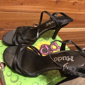 Blk strap heel shoes